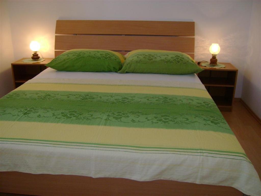 Apartment In With Balcony, Air Conditioning, Wifi 819-2 Poreč